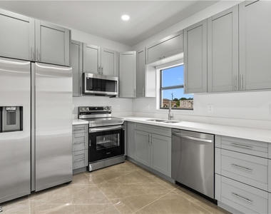 2804 73 Rd Street - Photo Thumbnail 6