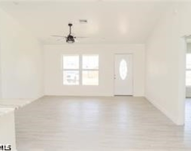 7031 Waldo Circle - Photo Thumbnail 4