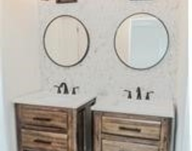 7031 Waldo Circle - Photo Thumbnail 8