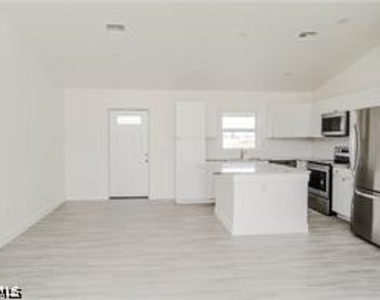 7031 Waldo Circle - Photo Thumbnail 3