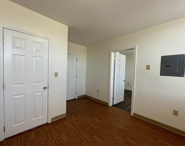 15 West Broadway - Photo Thumbnail 15