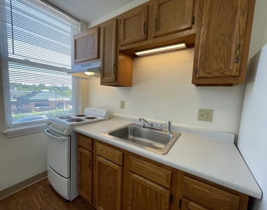 15 West Broadway - Photo Thumbnail 12