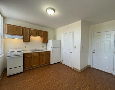15 West Broadway - Photo Thumbnail 14