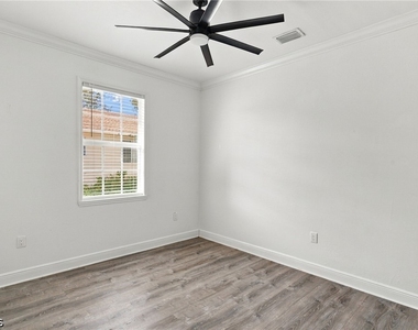 2116 Palm Avenue - Photo Thumbnail 13