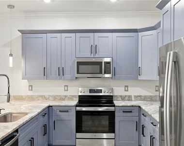 2116 Palm Avenue - Photo Thumbnail 6