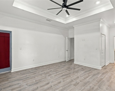 2116 Palm Avenue - Photo Thumbnail 10