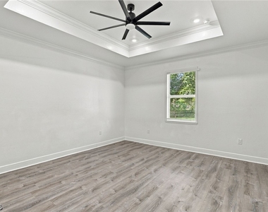 2116 Palm Avenue - Photo Thumbnail 11
