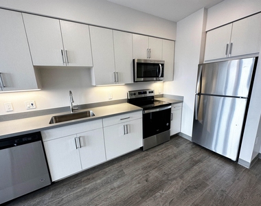 409 Elm - Photo Thumbnail 4