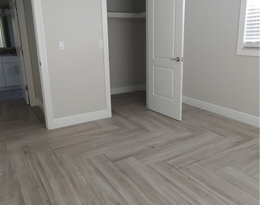 909 Se 27th Terrace - Photo Thumbnail 19