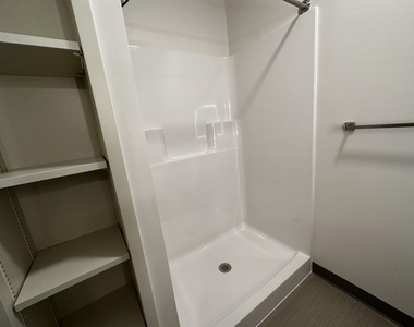 409 Elm - Photo Thumbnail 21