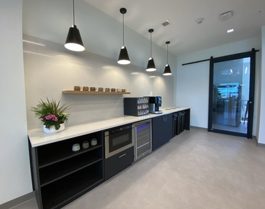 409 Elm - Photo Thumbnail 24