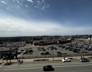 409 Elm - Photo Thumbnail 12