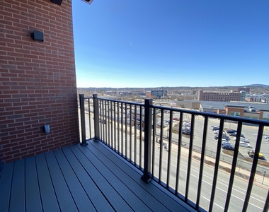 409 Elm - Photo Thumbnail 11