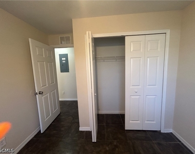 227 Ichabod Avenue - Photo Thumbnail 12