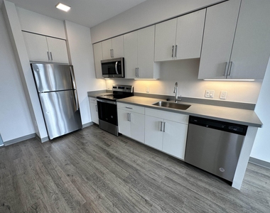 409 Elm - Photo Thumbnail 8