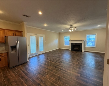 1506 Asbury Street - Photo Thumbnail 7