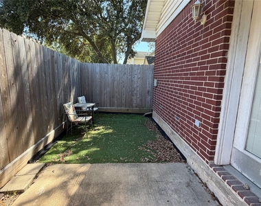 1506 Asbury Street - Photo Thumbnail 24