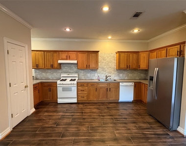 1506 Asbury Street - Photo Thumbnail 6