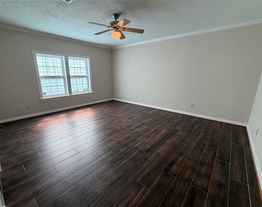1506 Asbury Street - Photo Thumbnail 11