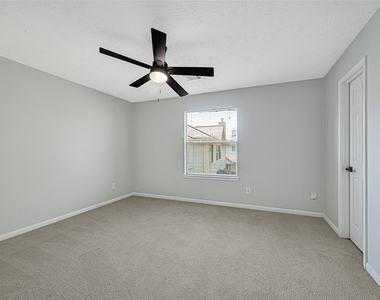 3310 La Mer Lane - Photo Thumbnail 17