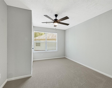 3310 La Mer Lane - Photo Thumbnail 21
