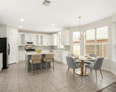 3310 La Mer Lane - Photo Thumbnail 5