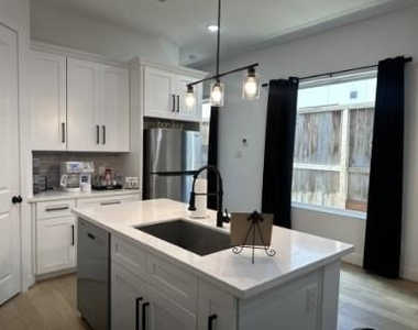 1711 Ruth Street - Photo Thumbnail 3