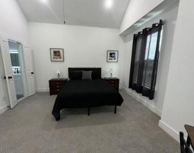 1711 Ruth Street - Photo Thumbnail 5
