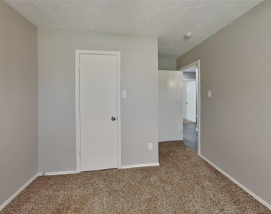 19011 Keyturn Lane - Photo Thumbnail 13