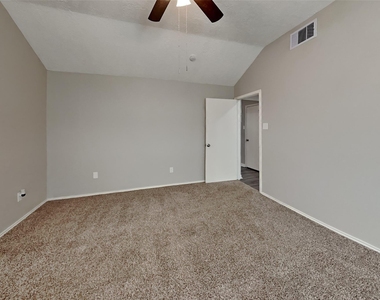 19011 Keyturn Lane - Photo Thumbnail 8