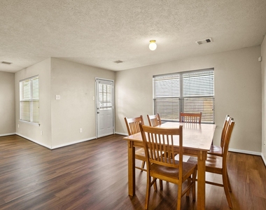 5247 Panay Park Drive - Photo Thumbnail 8