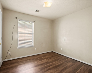 5247 Panay Park Drive - Photo Thumbnail 14