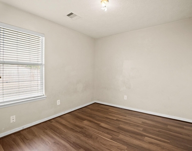 5247 Panay Park Drive - Photo Thumbnail 12