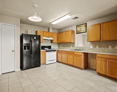 5247 Panay Park Drive - Photo Thumbnail 10