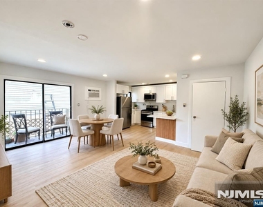 217-221 Park - Photo Thumbnail 3
