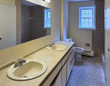 605 Grove - Photo Thumbnail 9