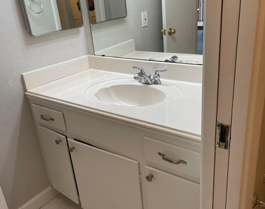 2822 Briarhurst Drive - Photo Thumbnail 12
