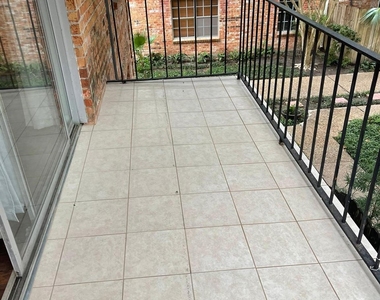 2822 Briarhurst Drive - Photo Thumbnail 23