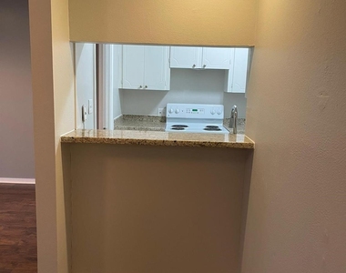 2822 Briarhurst Drive - Photo Thumbnail 6