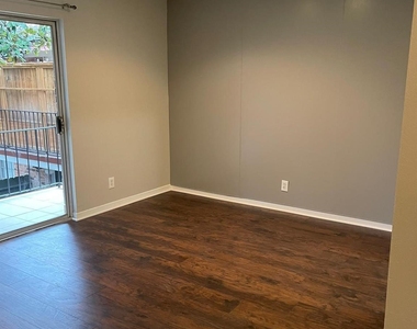 2822 Briarhurst Drive - Photo Thumbnail 5