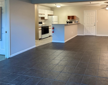 372 Hildred - Photo Thumbnail 2