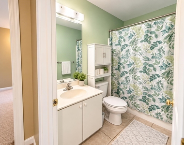 372 Hildred - Photo Thumbnail 11