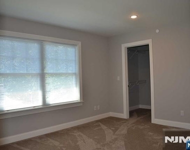 273 Broadway - Photo Thumbnail 13
