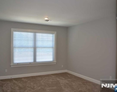 273 Broadway - Photo Thumbnail 12