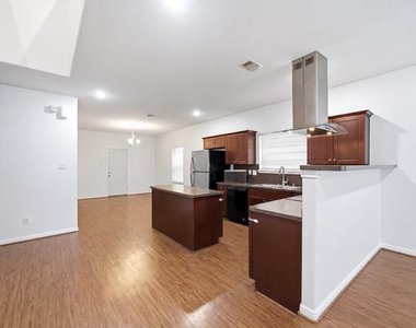 4528 Mayflower Street - Photo Thumbnail 4