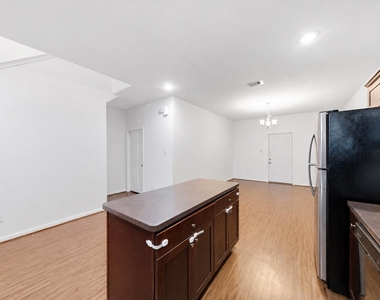 4528 Mayflower Street - Photo Thumbnail 7