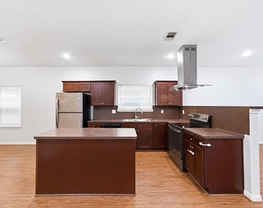 4528 Mayflower Street - Photo Thumbnail 5