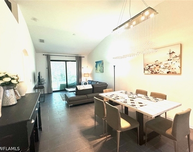 7790 Woodbrook Circle - Photo Thumbnail 12