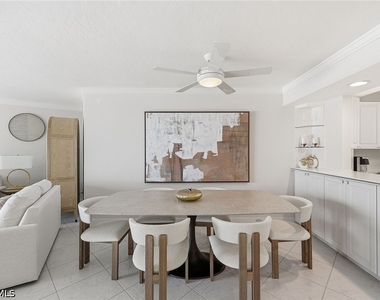 320 Seaview Court - Photo Thumbnail 4
