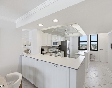 320 Seaview Court - Photo Thumbnail 16